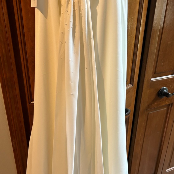 NWT elegant wedding gown - Picture 5 of 8